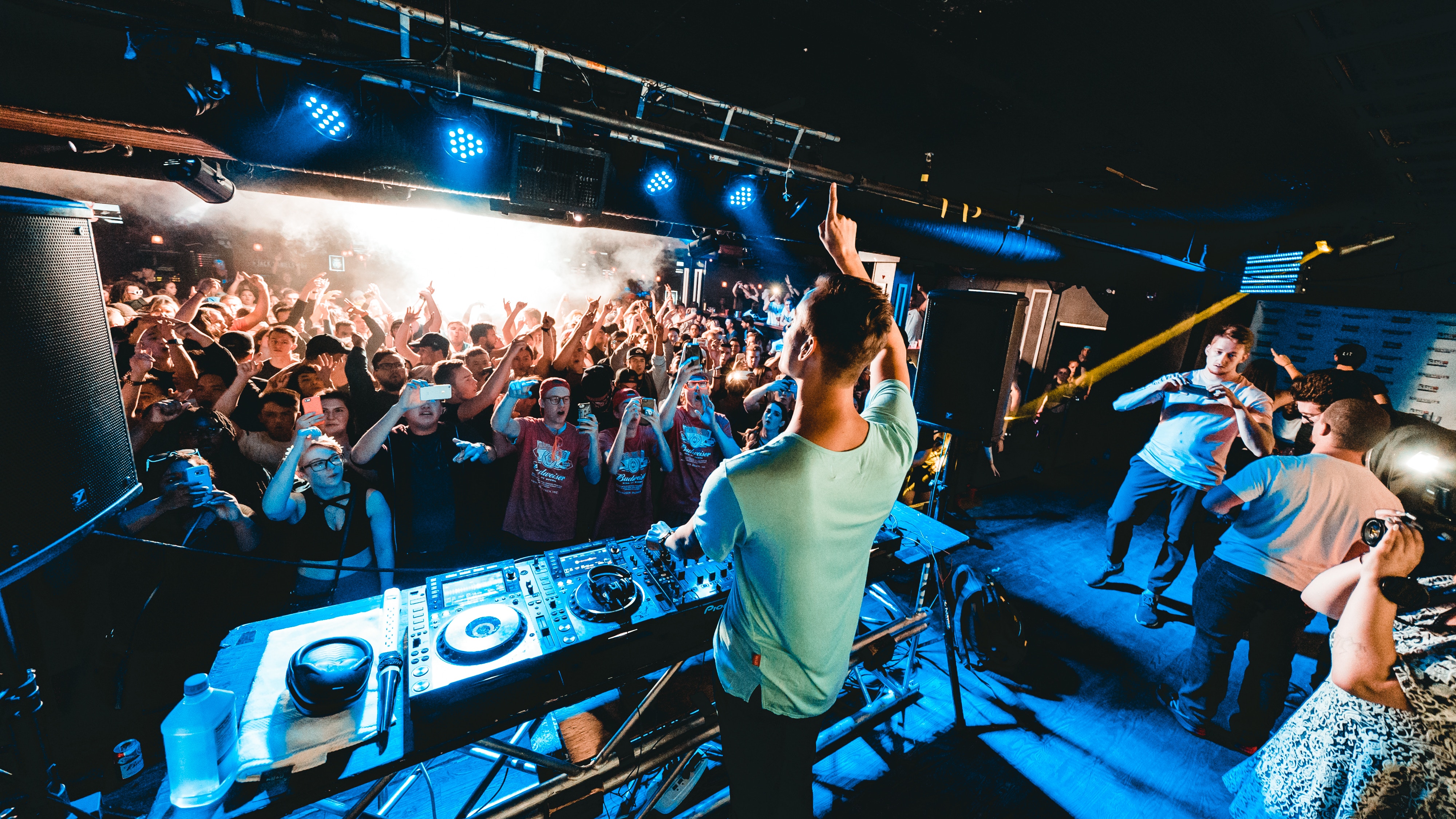 Dj-palvelut, häädj, dj häihin, Dj turku, dj tampere, Dj pori, dj jyväskylä. dj rauma, dj helsinki, dj lahti, dj hinta, mitä dj maksaa
