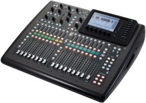 Behringer X32 Compact (16-kanavaa)
